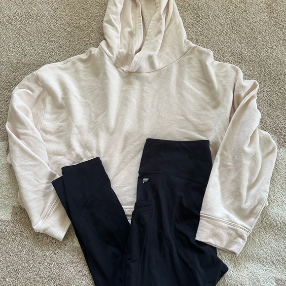 Fabletics Other - Fabletics Lightweight Cropped Hoodie & Black Pocket Leggings